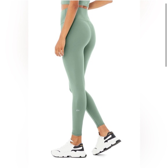 ALO YOGA 7/8 Leggings *Soft Seagrass* - Picture 2 of 5